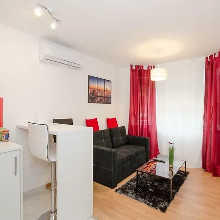 Down Town Oaza Apartment *